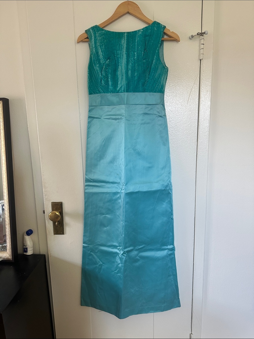 Vintage Sleeveless Teal Maxi Dress with Textured Bodice
